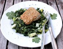 Rezept für Fisch in Sesamkruste mit Porree-Korianderspinat
